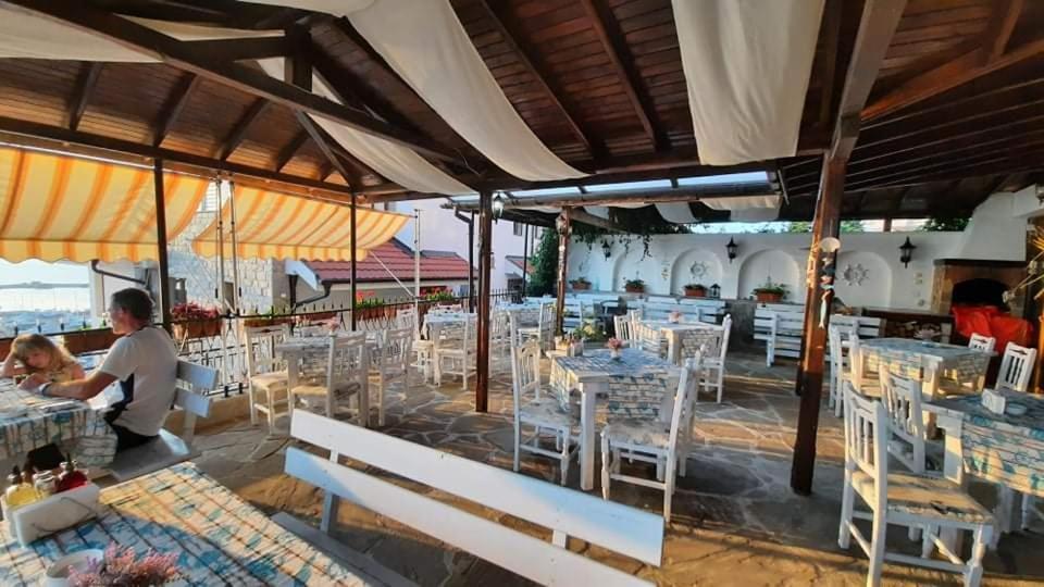 Orion Guest House Sozopol Esterno foto