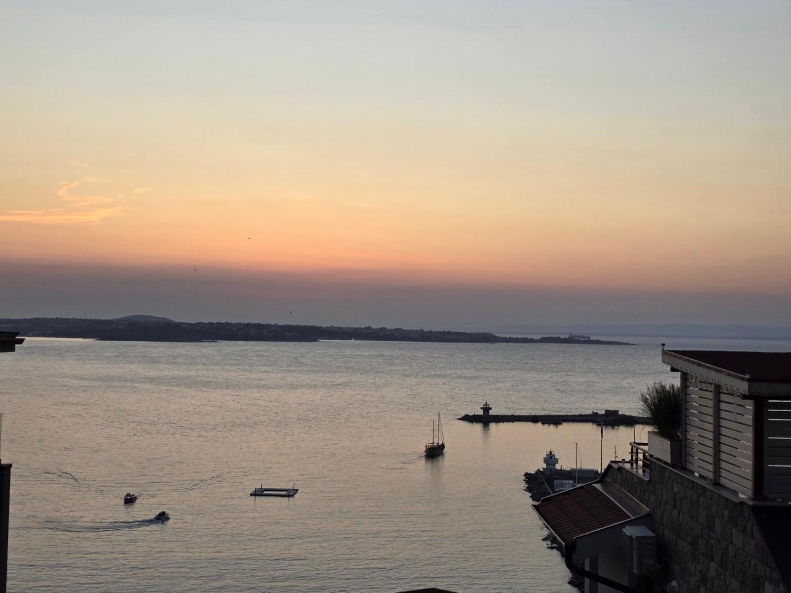 Orion Guest House Sozopol Esterno foto